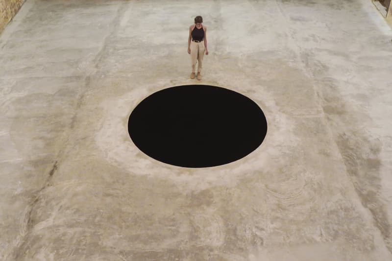 anish kapoor descent into limbo museu serralves installations man falls accident