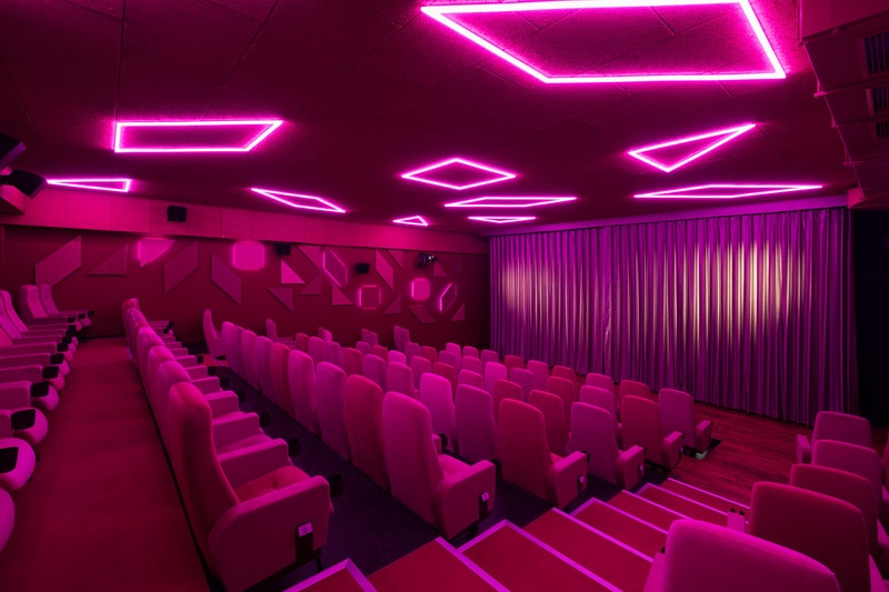 Кинотеатр Delphi Lux Batek Ester Bruzkus Architects