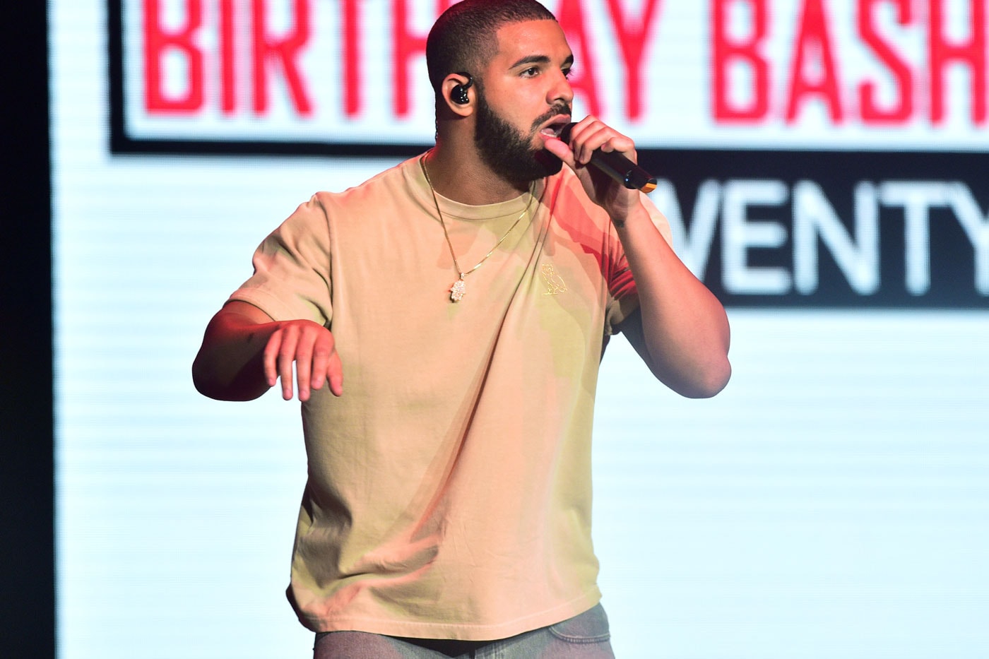 Drake Debuts New Meek Mill Diss "3Peat" at OVO Fest