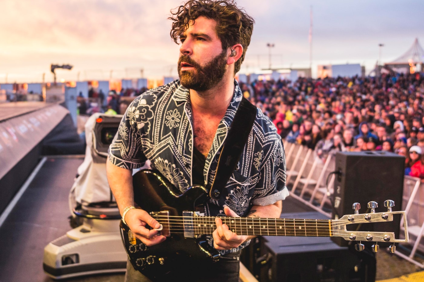 Foals – Spanish Sahara (with London Contemporary Orchestra)