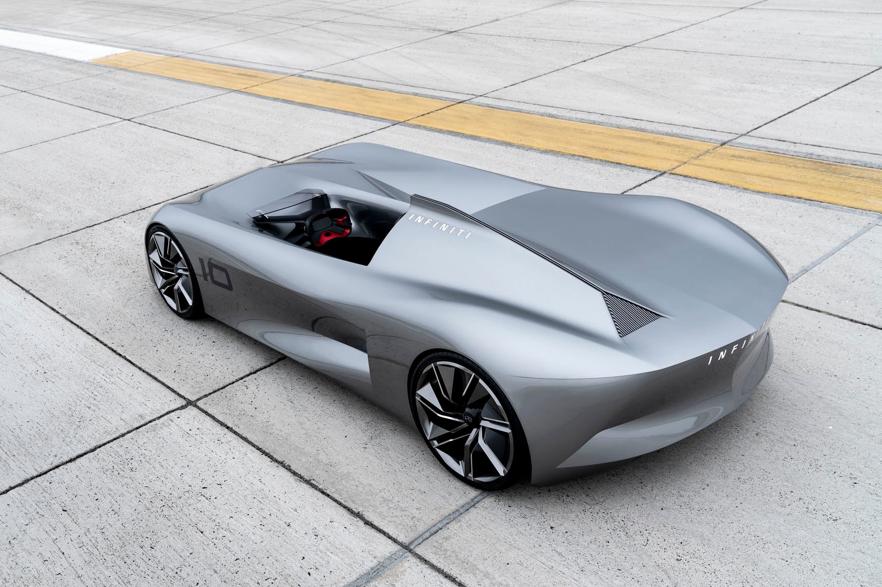 Infiniti prototype 10 concept car pebble beach tour delegance automotive show california august 2018 debut race track model