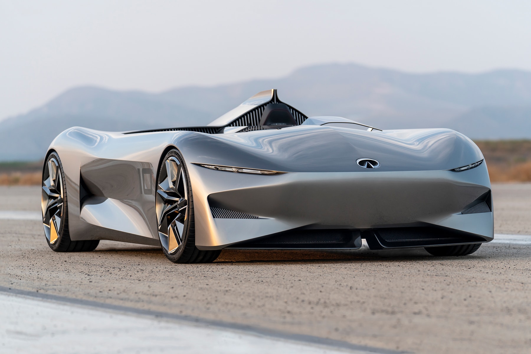 Infiniti prototype 10 concept car pebble beach tour delegance automotive show california august 2018 debut race track model