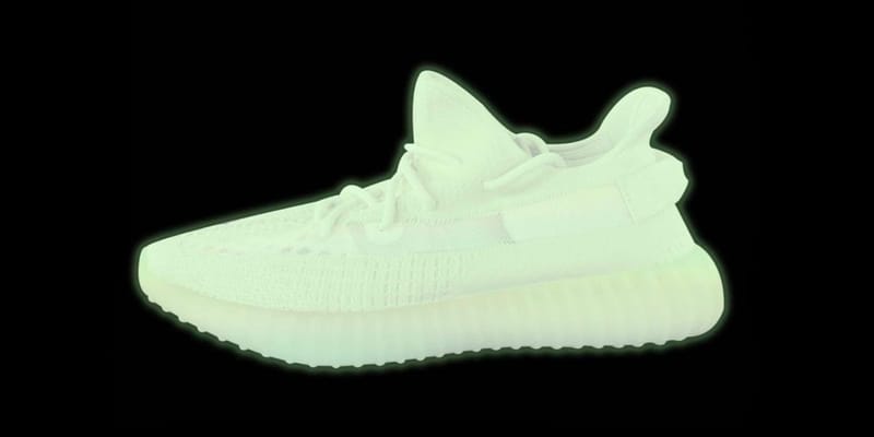 yeezy boost 350 white glow in the dark