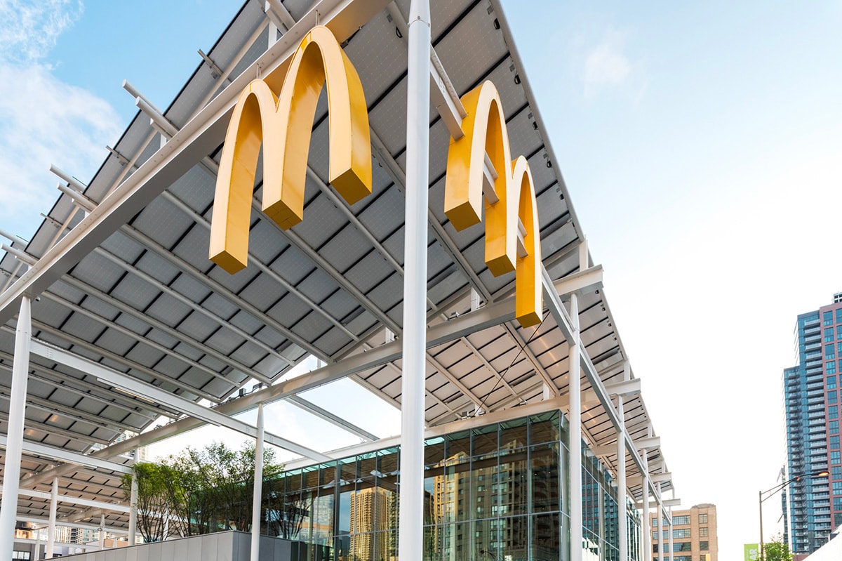 McDonald s New Chicago Flagship Location Ross Barney Architects LEED Leadership in Energy and Environmental Design West Randolph Street