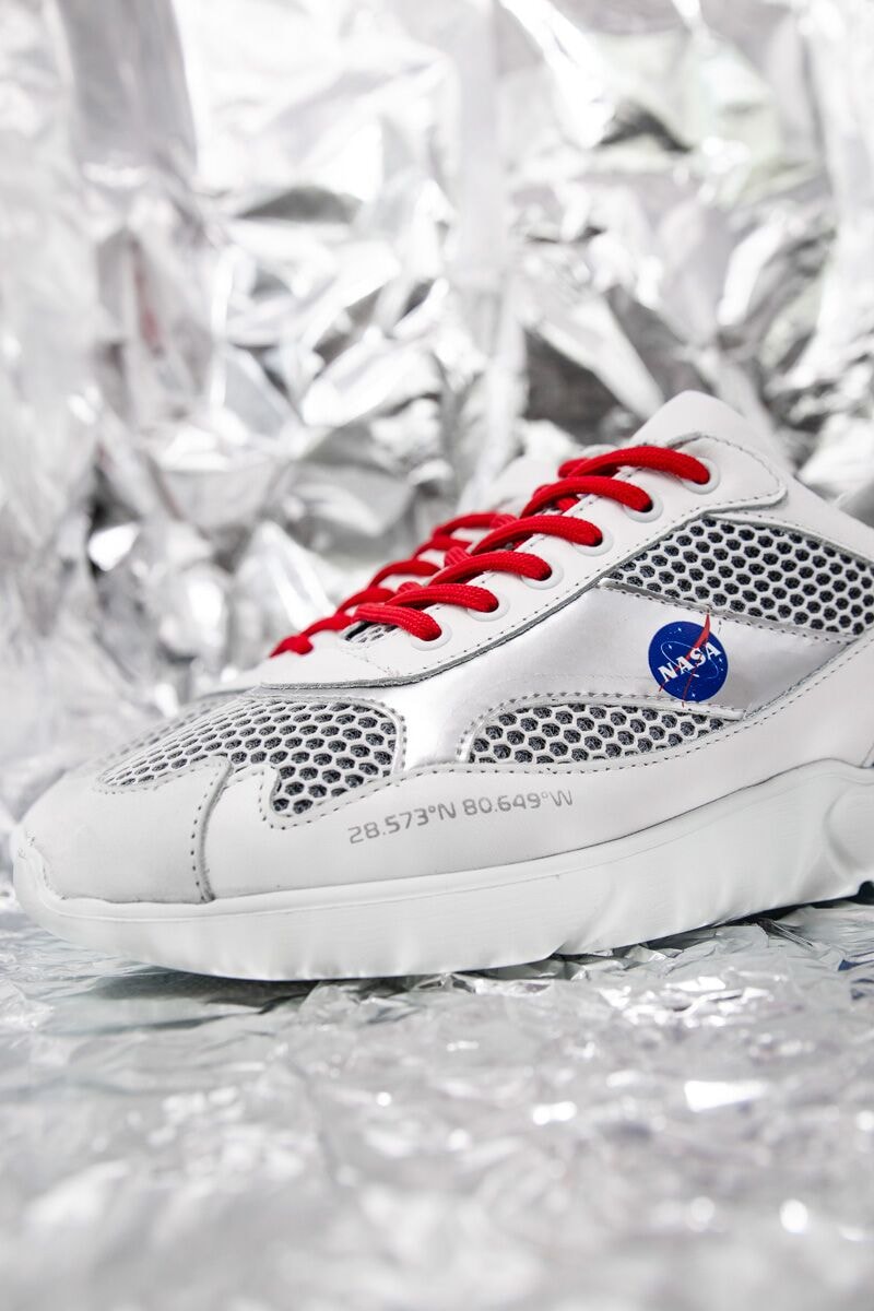 mercer amsterdam nasa sneakers collaboration 2018 fall winter white blue grey red black apollo 11 shoes
