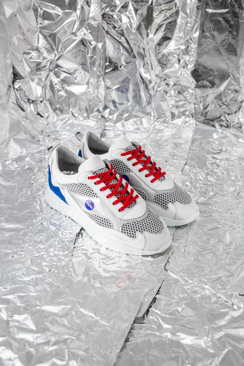 mercer amsterdam nasa sneakers collaboration 2018 fall winter white blue grey red black apollo 11 shoes