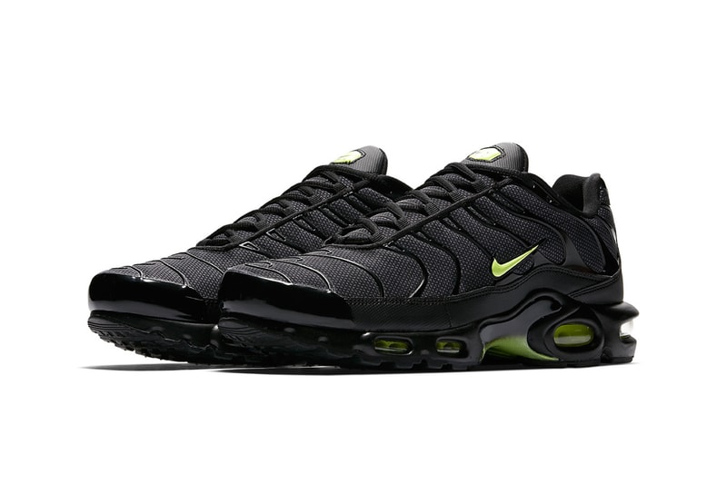nike air max plus night ops black volt glow wolf grey 2018 footwear nike sportswear