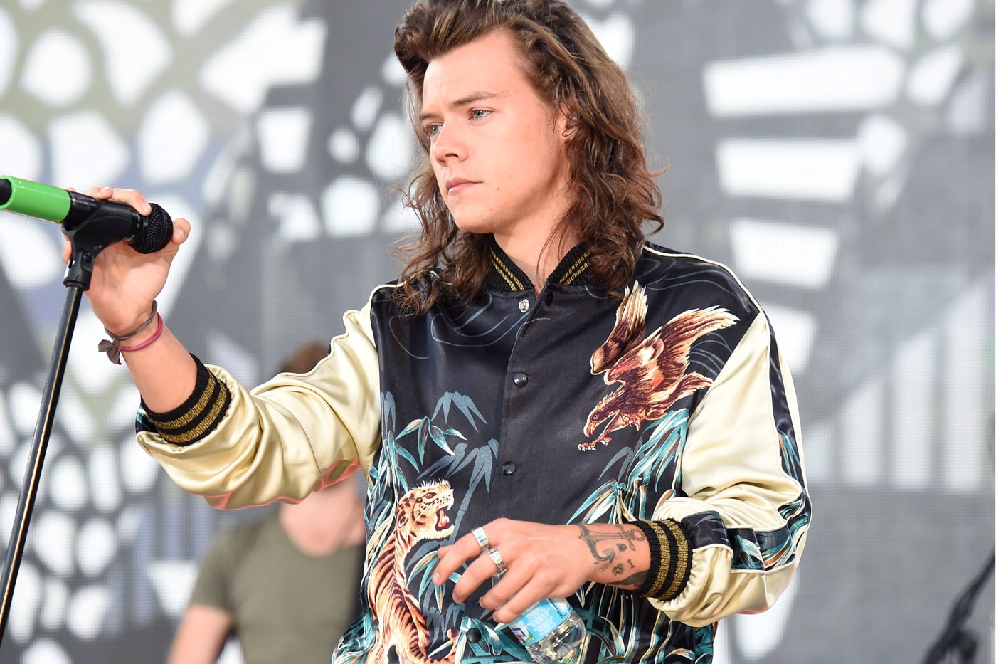 Sony Allegedly Wants to Sign One Direction's Harry Styles to Solo Deal