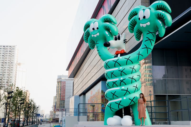 Steven Harrington's 28-Foot 'Gotcha' Sculpture in China Is His Biggest Yet