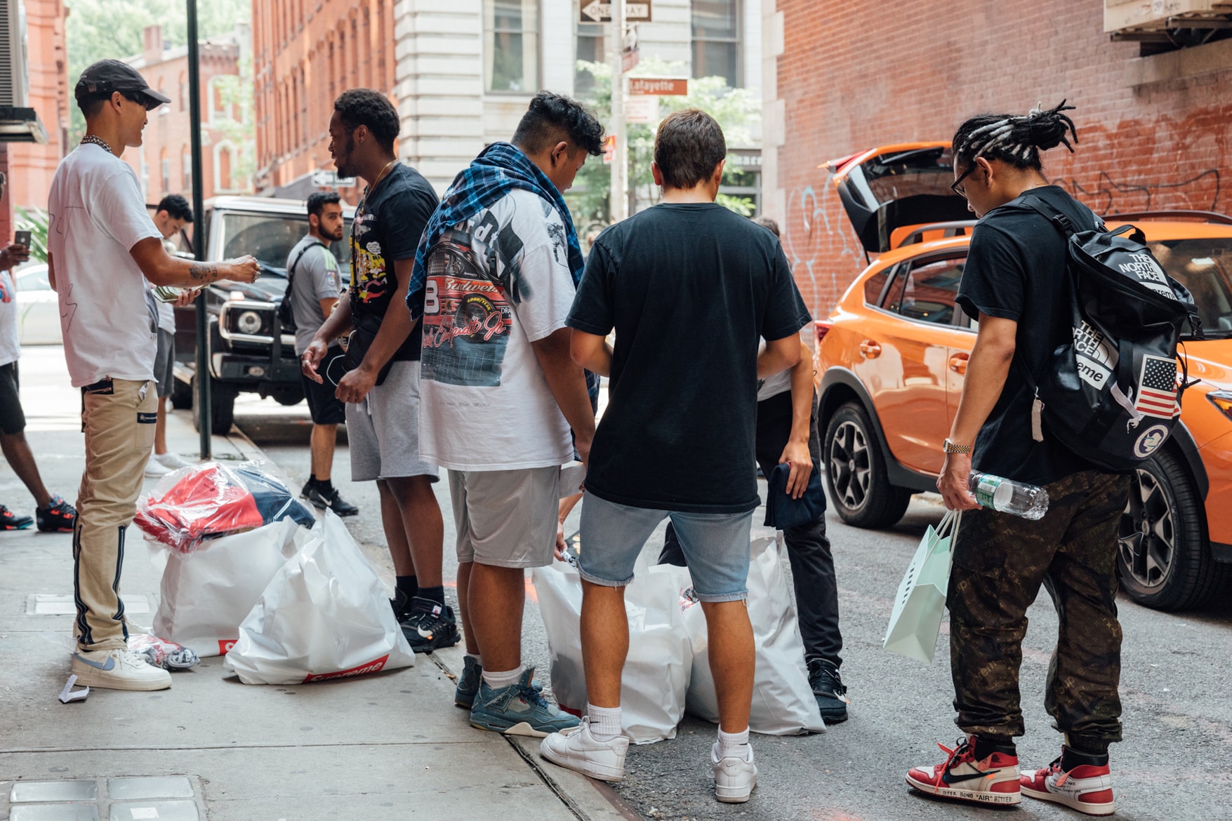 supreme fall winter 2018 drop day first crowd