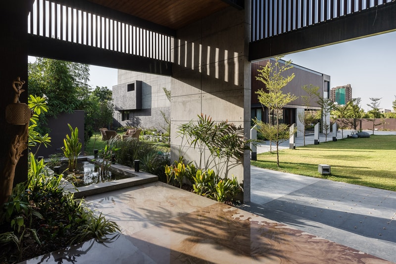 The Screen House Grid Architects Ahmedabad India Architecture Homes Houses