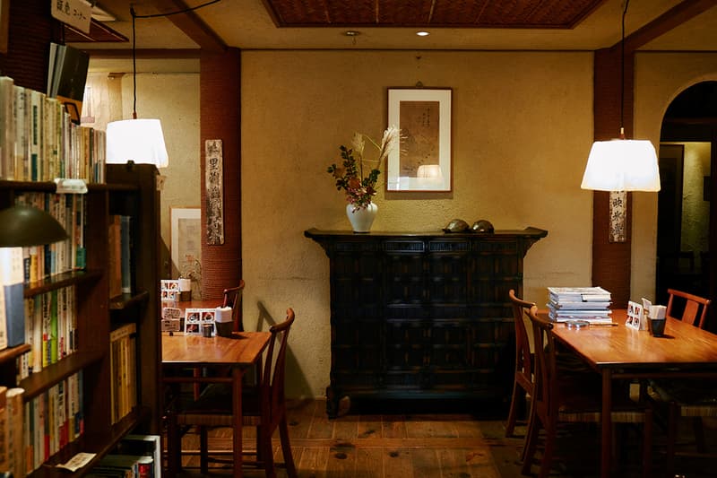 visvim dissertation survey Craftworks Richo Dynasty Risei pottery artwork antique pot porcelain furniture cafe korean culture coffee shop Jeong Yong-hee tokyo august 23 2018 customary