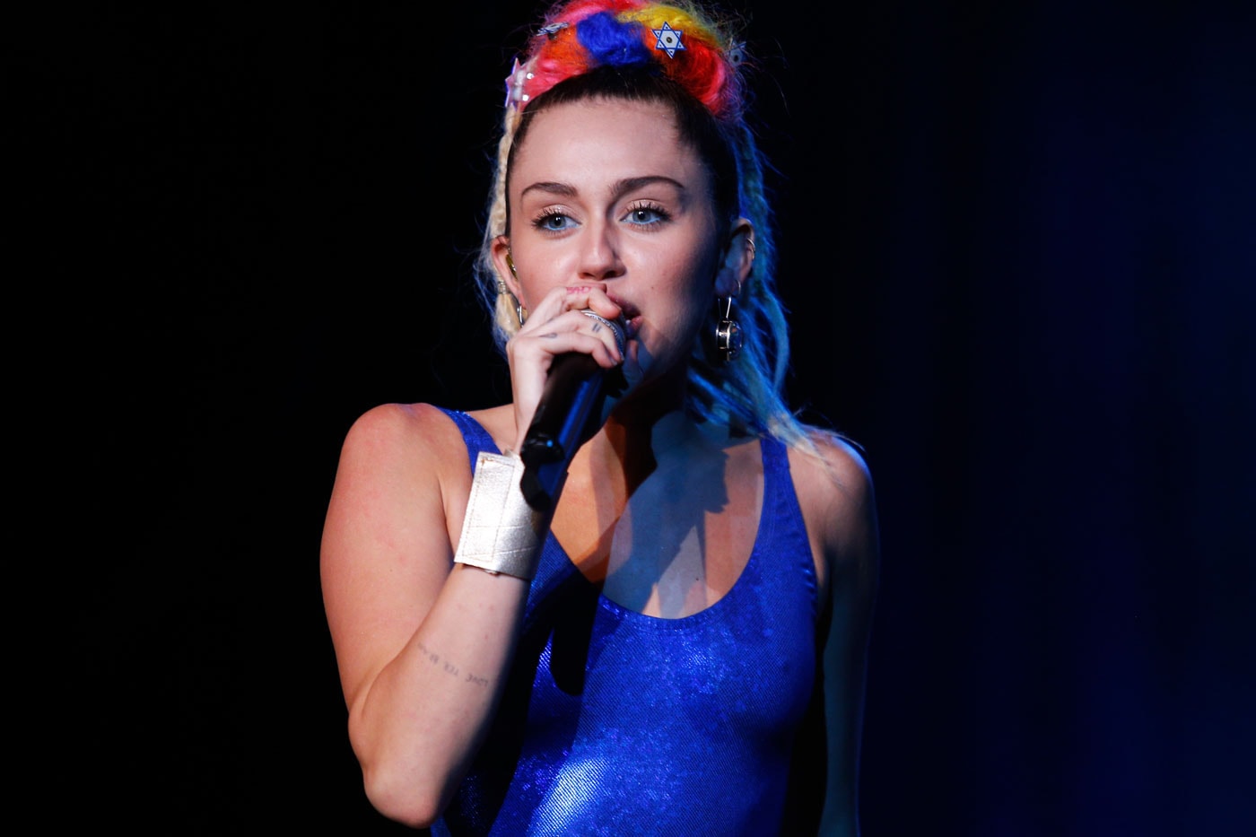 Read These Funny FCC Complaints Regarding Miley Cyrus During the VMAs