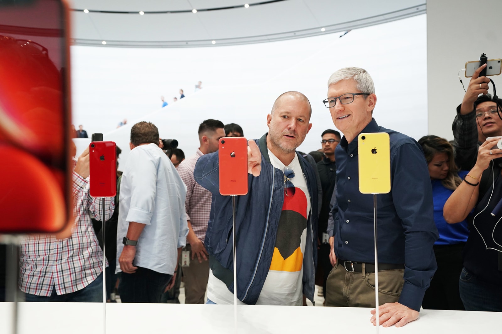 Apple iPhone Tim Cook Industry Insiders Experts Reactions Views Thoughts the verge engadget pc mag opinion roundtable price worth it xr xs max