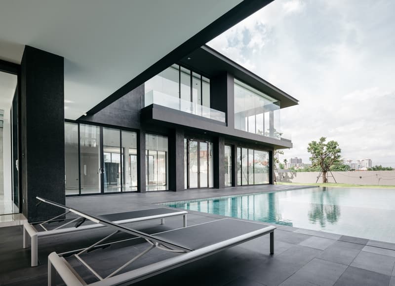 BIBI Modern Concrete Courtyard House Thailand