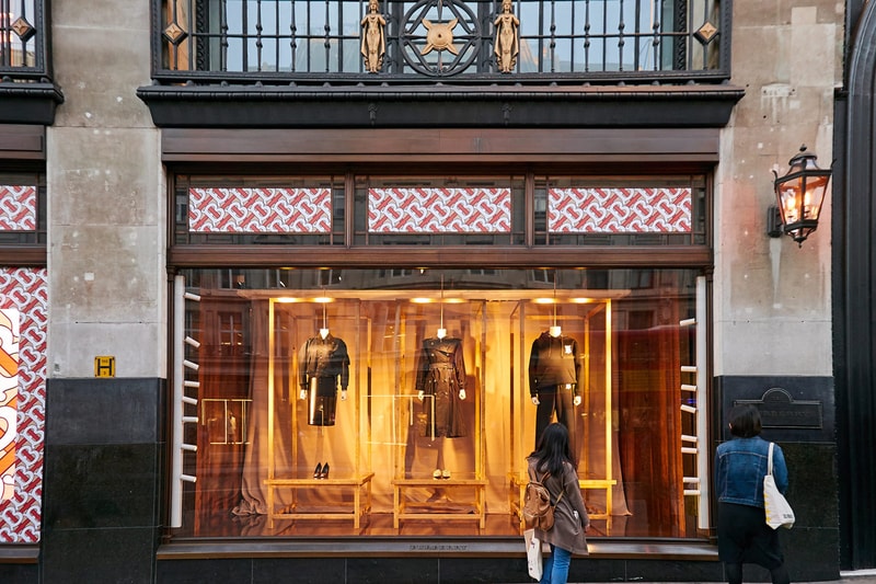 Burberry b series riccardo tisci regent street london pop up exclusive 24 hours instagram sale fall winter 2018 collection limited thomas print logo