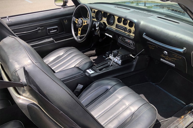 Burt Reynolds "Black Bandit" Trans Am Auction 1978 pontiac firebird smokey and the bandit car movie bid