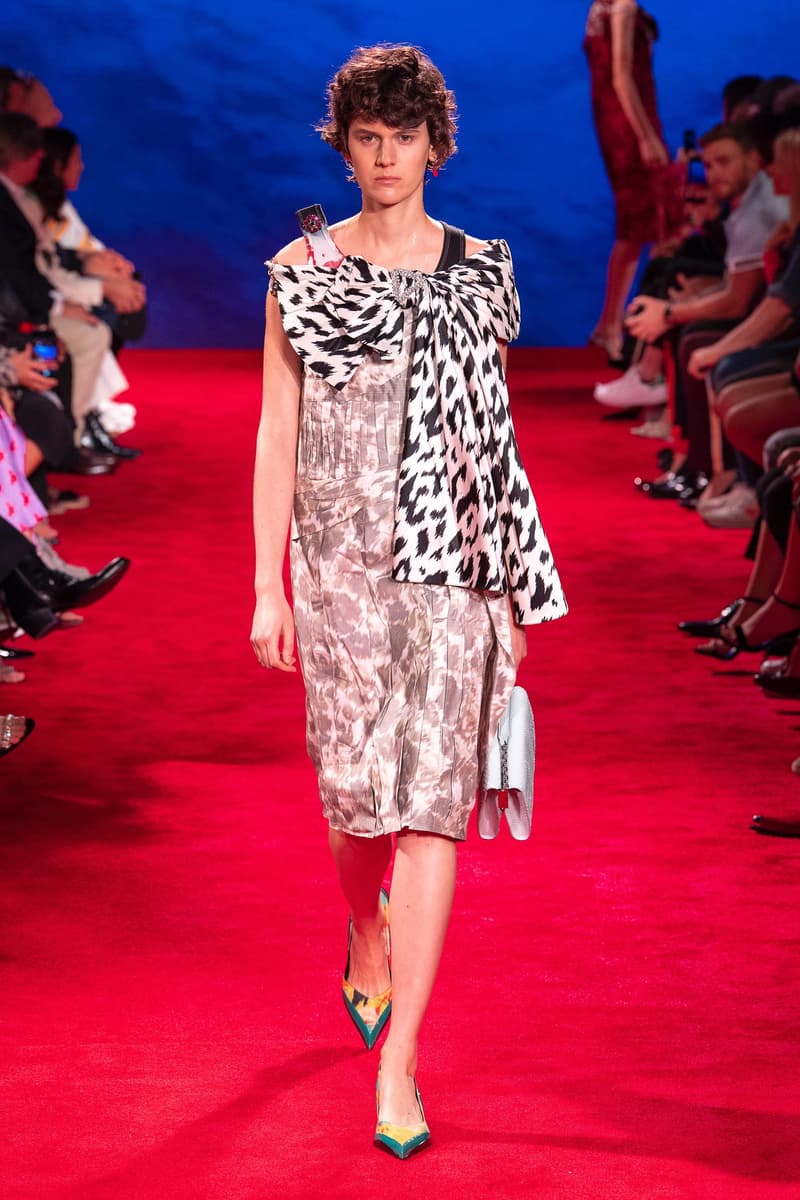 CALVIN KLEIN 205W39NYC Spring Summer 2019 NYFW Runway Show New York Fashion Week Jaws Print Raf Simons The graduate