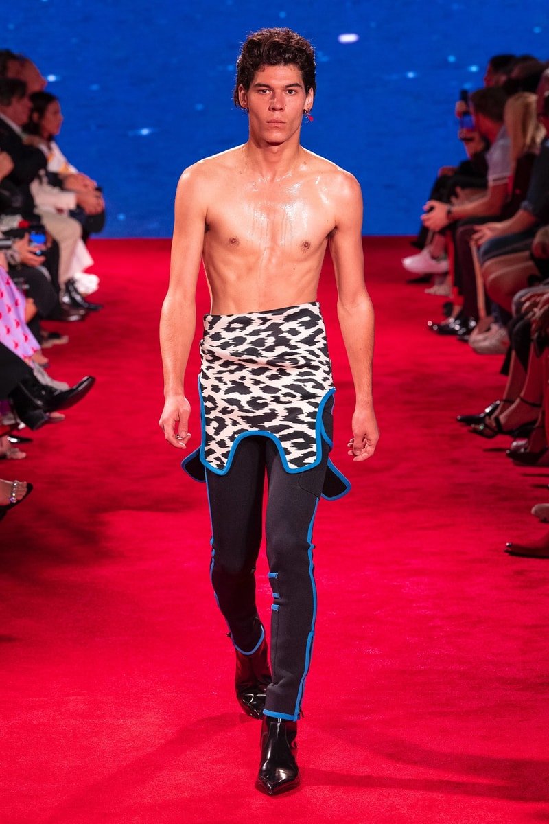 CALVIN KLEIN 205W39NYC Spring Summer 2019 NYFW Runway Show New York Fashion Week Jaws Print Raf Simons The graduate