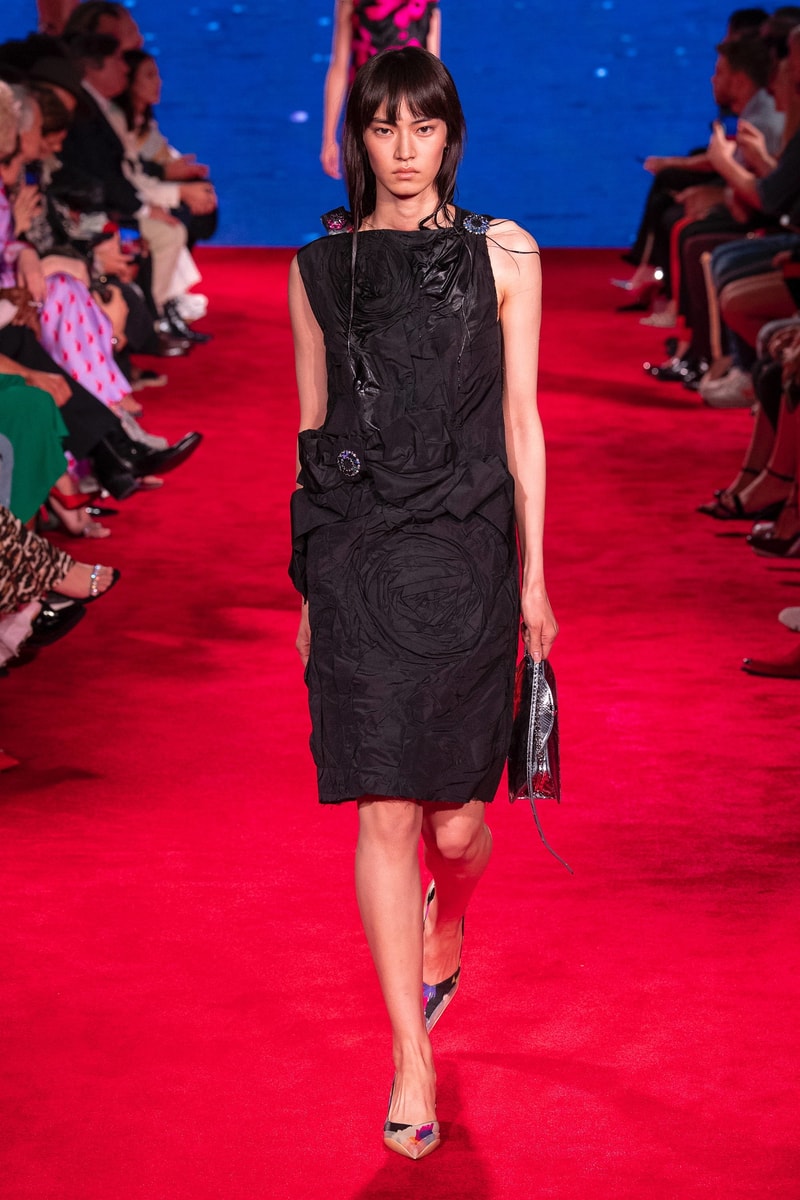 CALVIN KLEIN 205W39NYC Spring Summer 2019 NYFW Runway Show New York Fashion Week Jaws Print Raf Simons The graduate