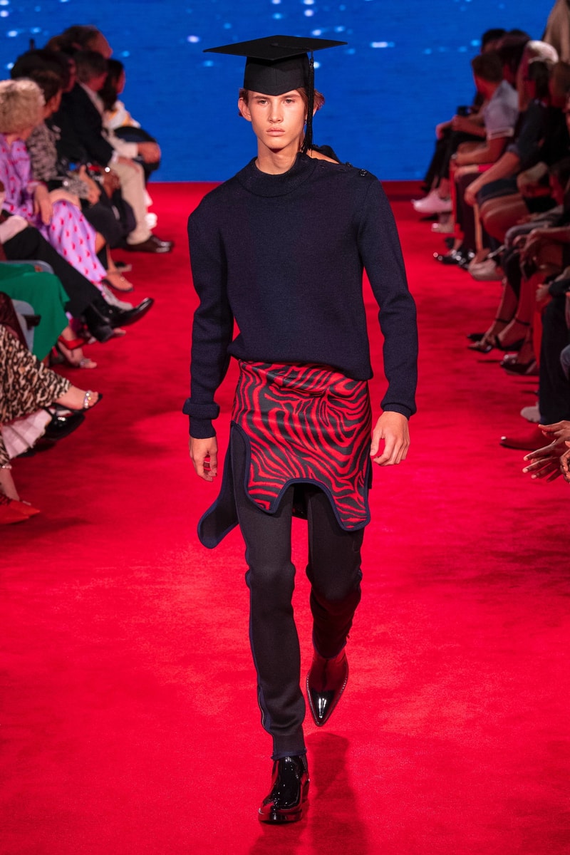 CALVIN KLEIN 205W39NYC Spring Summer 2019 NYFW Runway Show New York Fashion Week Jaws Print Raf Simons The graduate