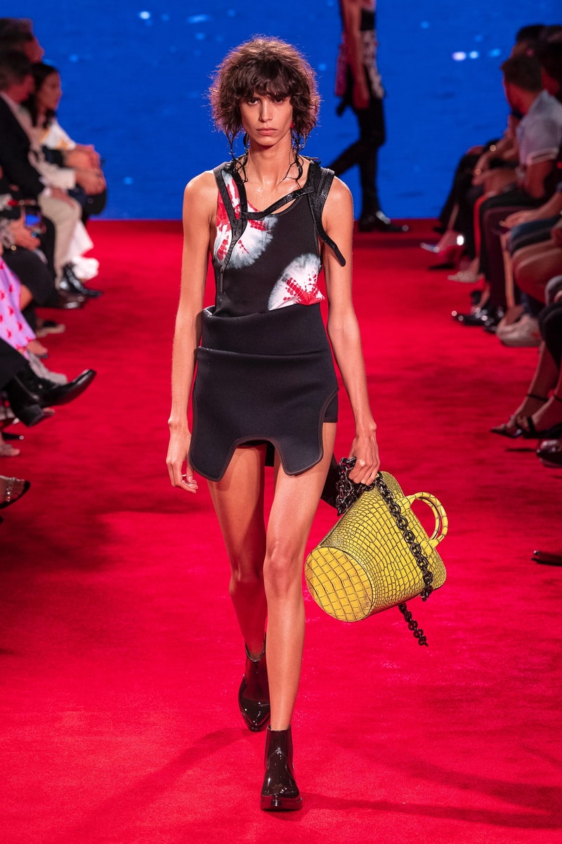 CALVIN KLEIN 205W39NYC Spring Summer 2019 NYFW Runway Show New York Fashion Week Jaws Print Raf Simons The graduate