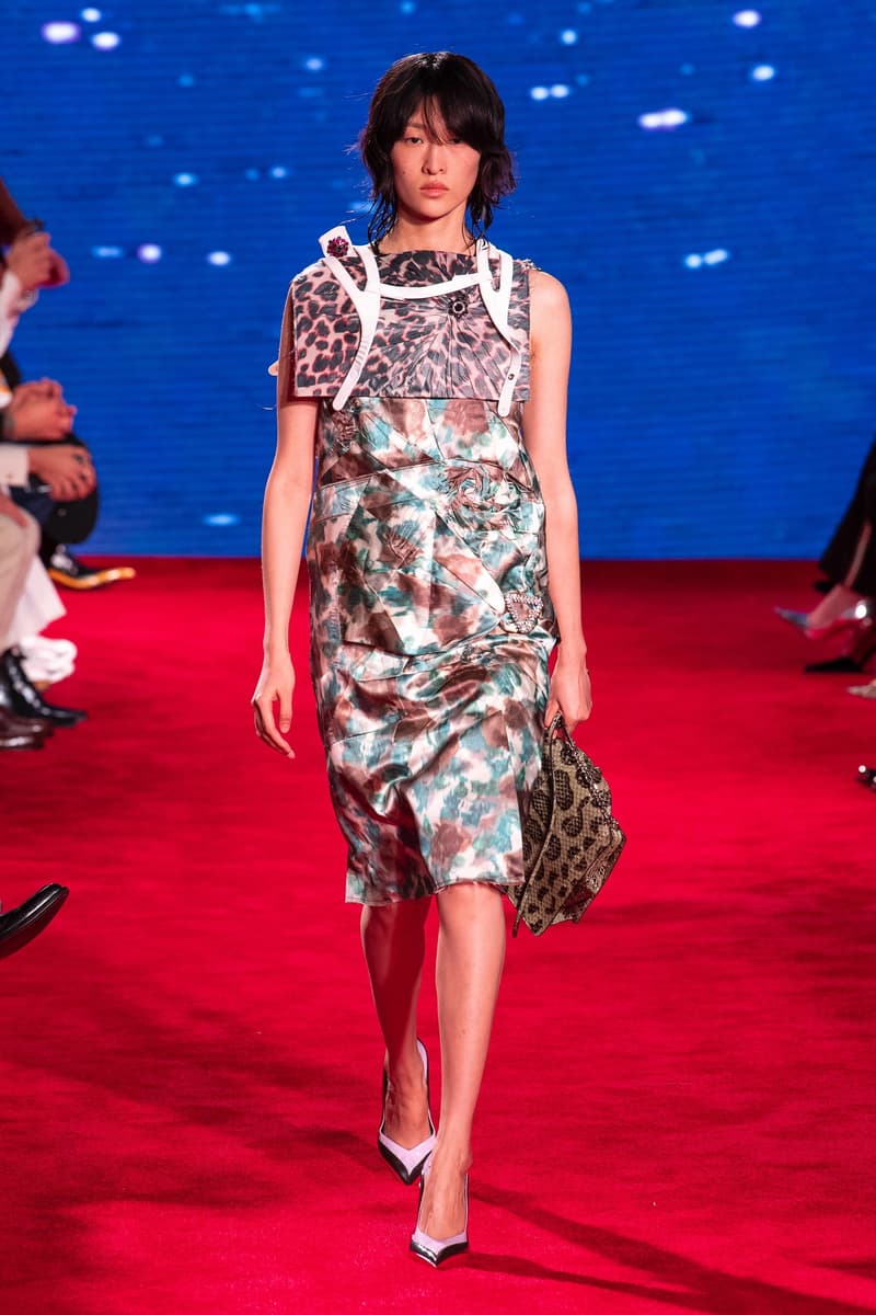 CALVIN KLEIN 205W39NYC Spring Summer 2019 NYFW Runway Show New York Fashion Week Jaws Print Raf Simons The graduate
