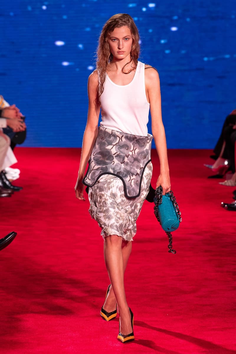 CALVIN KLEIN 205W39NYC Spring Summer 2019 NYFW Runway Show New York Fashion Week Jaws Print Raf Simons The graduate