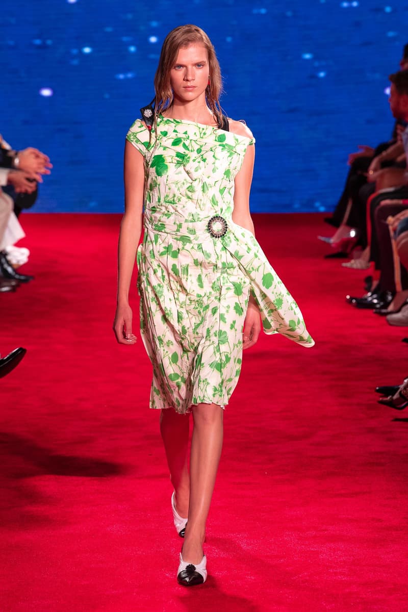 CALVIN KLEIN 205W39NYC Spring Summer 2019 NYFW Runway Show New York Fashion Week Jaws Print Raf Simons The graduate
