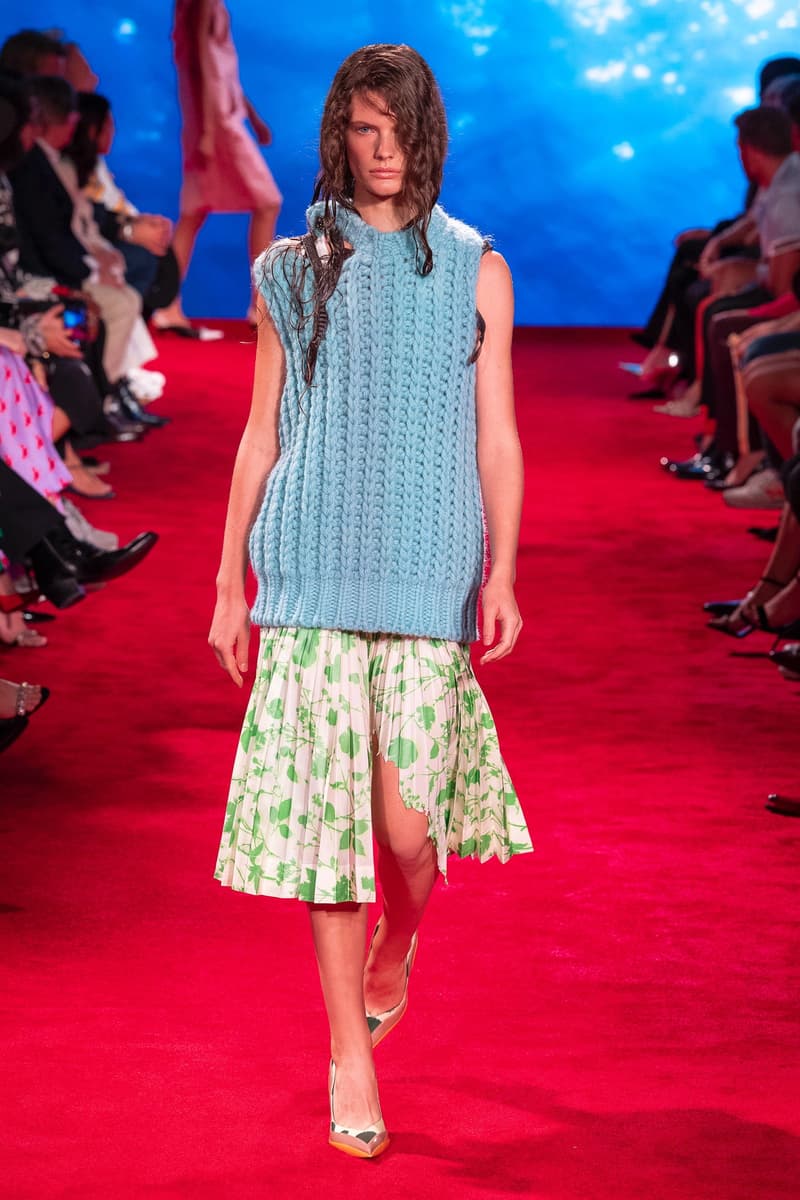 CALVIN KLEIN 205W39NYC Spring Summer 2019 NYFW Runway Show New York Fashion Week Jaws Print Raf Simons The graduate