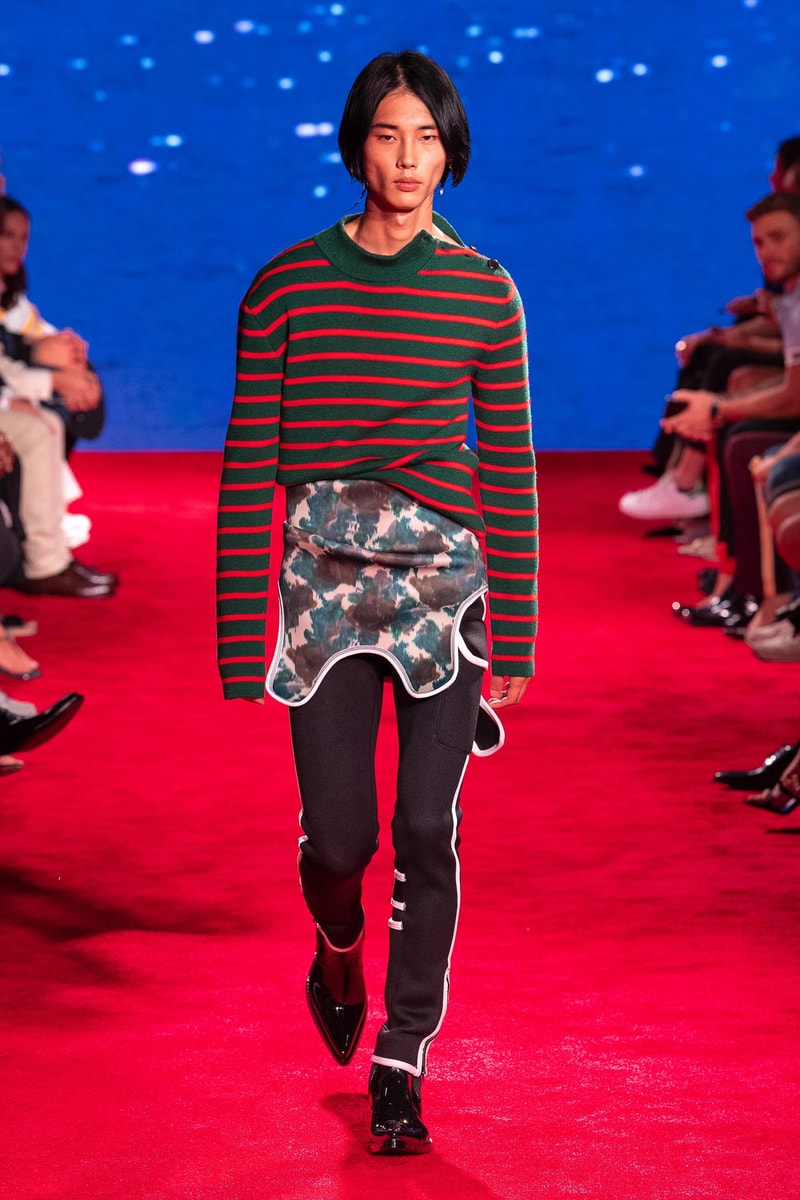 CALVIN KLEIN 205W39NYC Spring Summer 2019 NYFW Runway Show New York Fashion Week Jaws Print Raf Simons The graduate