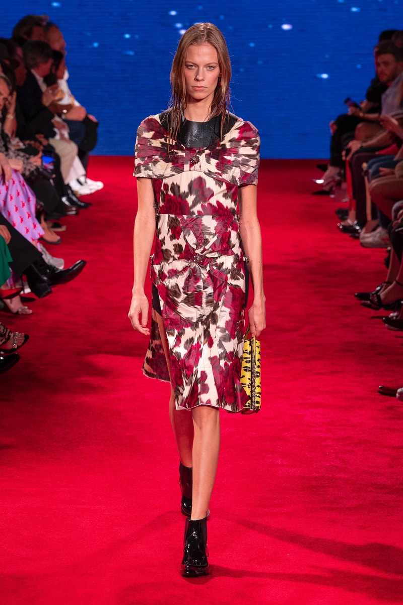 CALVIN KLEIN 205W39NYC Spring Summer 2019 NYFW Runway Show New York Fashion Week Jaws Print Raf Simons The graduate