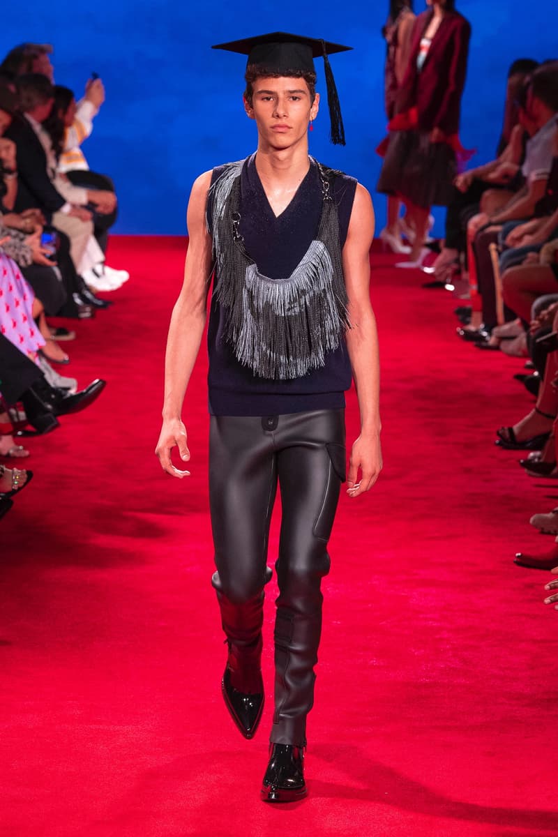 CALVIN KLEIN 205W39NYC Spring Summer 2019 NYFW Runway Show New York Fashion Week Jaws Print Raf Simons The graduate