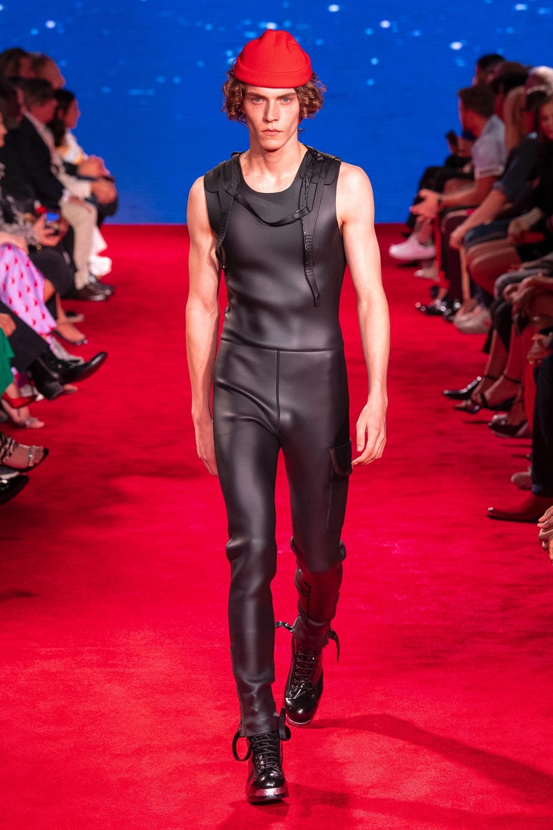 CALVIN KLEIN 205W39NYC Spring Summer 2019 NYFW Runway Show New York Fashion Week Jaws Print Raf Simons The graduate