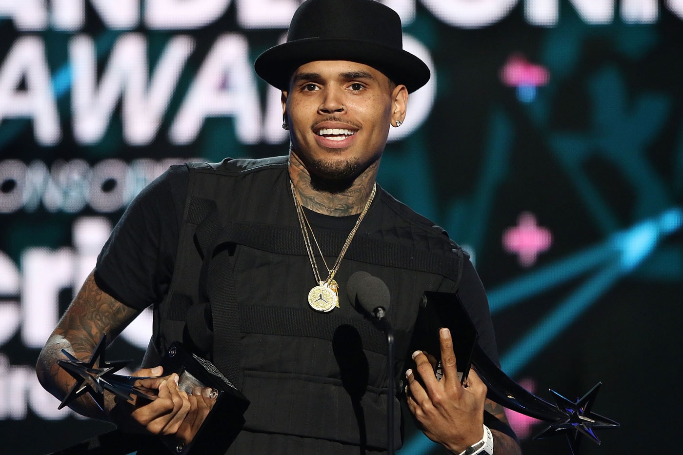 Chris Brown Releases Video for Singles "Liquor" & "Zero"