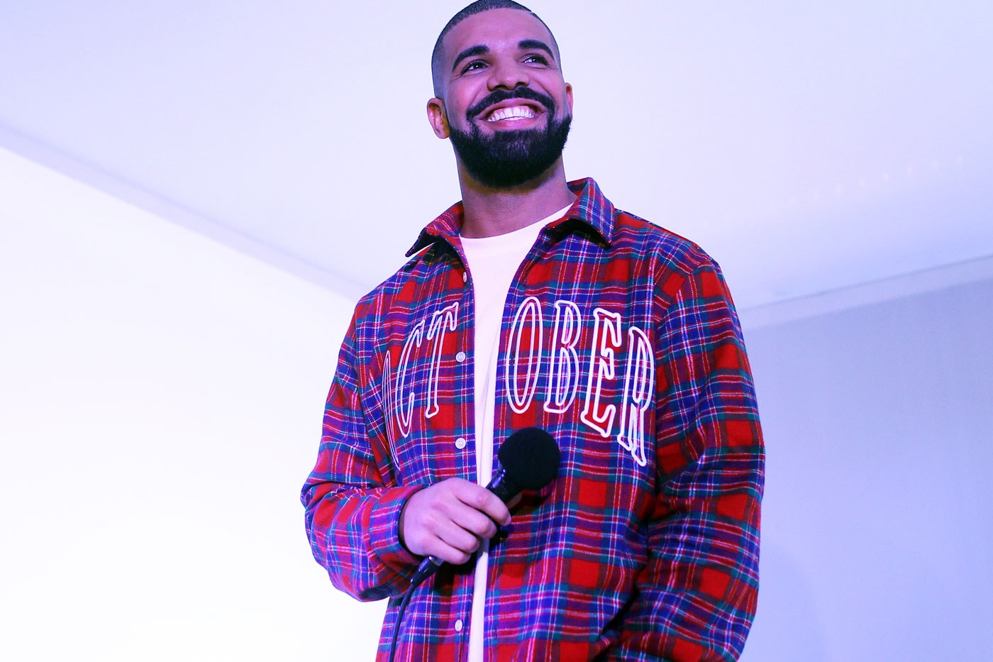 Drake Is Dissing Meek Mill Again