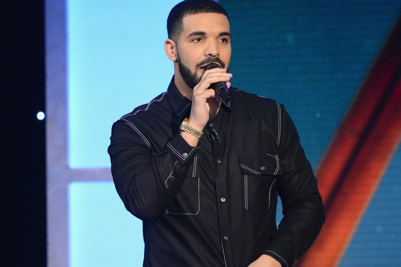 Drake Brings out Meek Mill in Philadelphia to Perform "Dreams and Nightmares" concert beef diss Aubrey and the Three Amigos