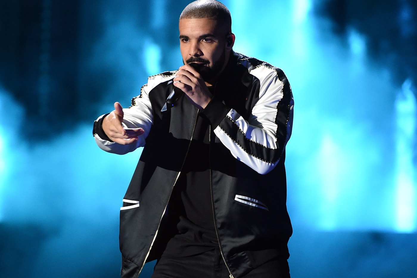 Drake Announces New Album in the Works summer sixteen tour kanye toronto