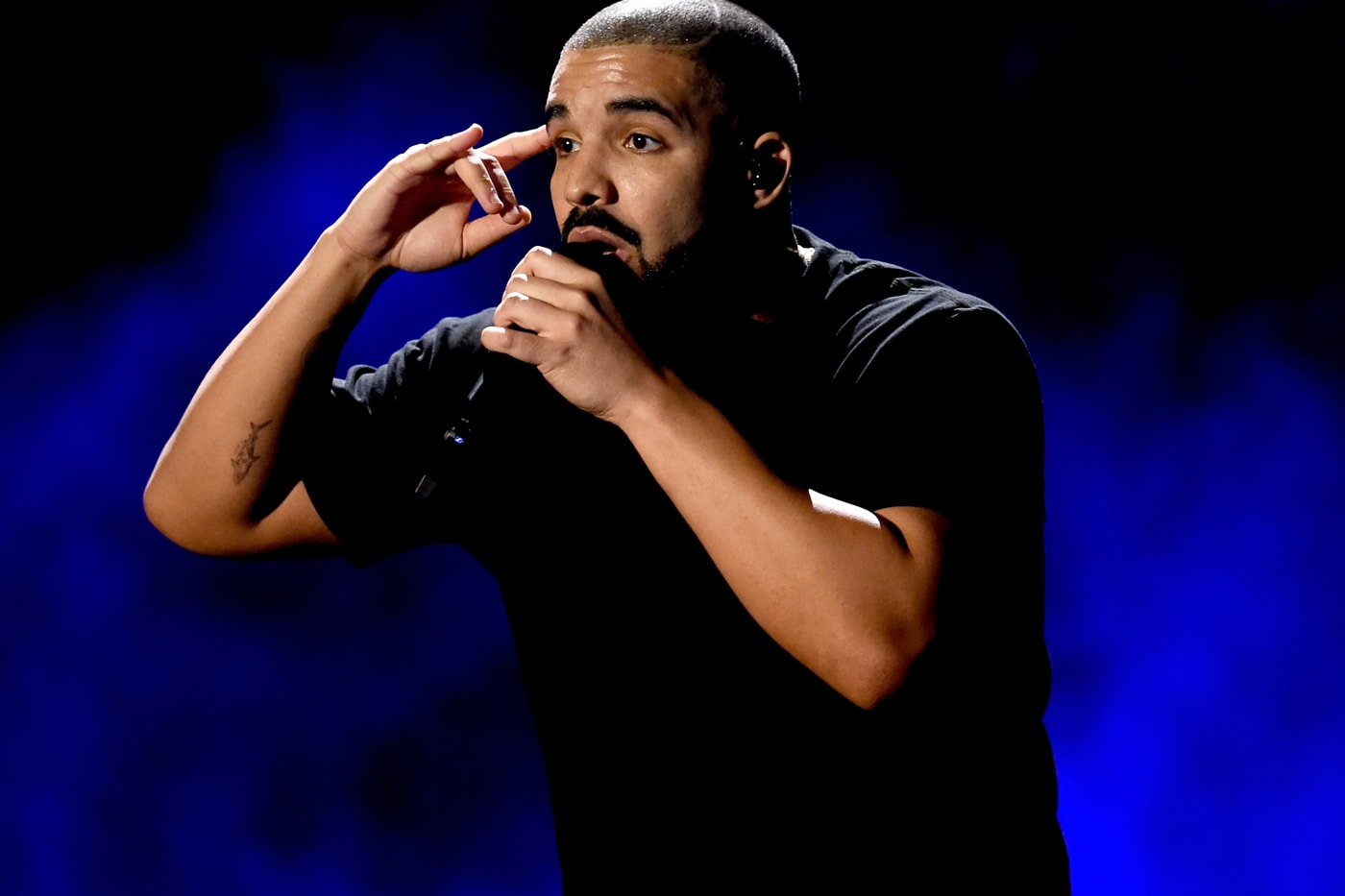 Drake Views 1 Billion Streams 