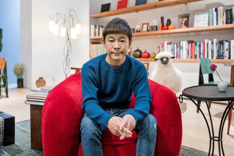 SpaceX elon musk Japanese billionaire yusaku maezawa moon send space travel private passenger big falcon rocket BFR