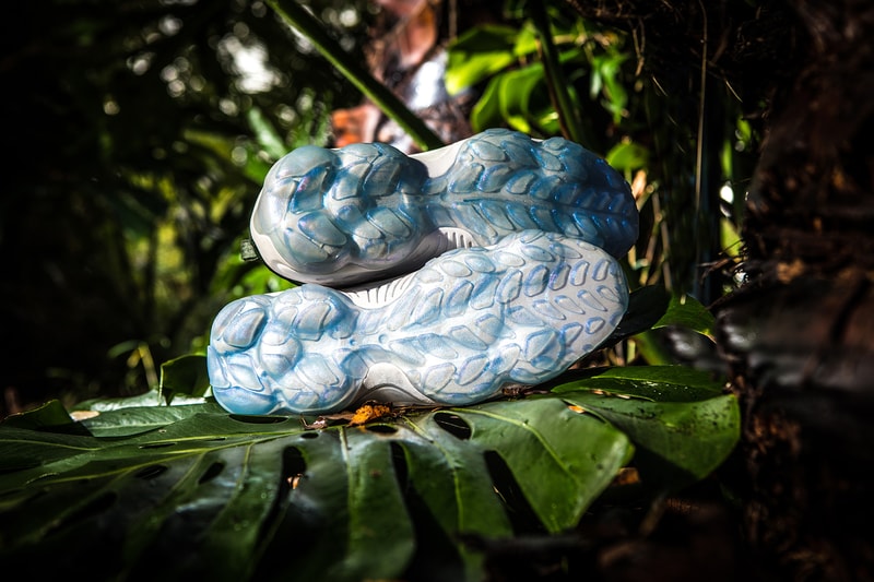 extra butter 20th century fox the predator 2018 september footwear reebok dmx run 10