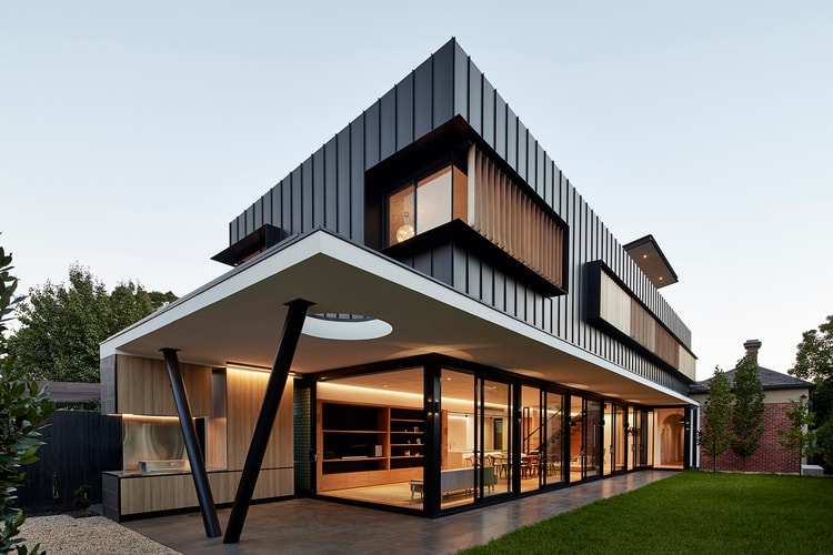 The Hawthorn 1 Gives a Modern Revamp a Victorian Brick House