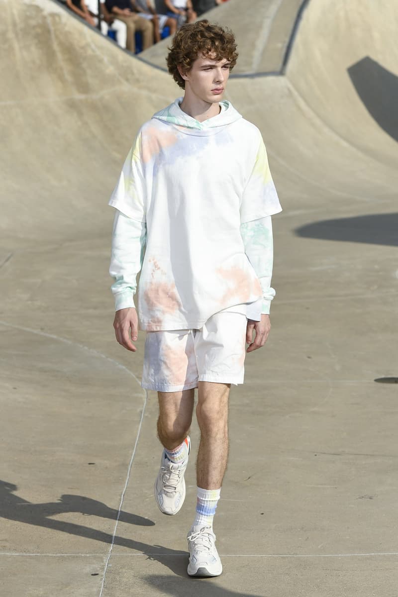 John Elliott spring summer 2019 runway collection sheck wes suicoke nike blackmeans mars jewelry sneaker shoe first look new york pier 62 skatepark justin bieber lebron james collaboration exclusive drop release date info tie dye denim acg