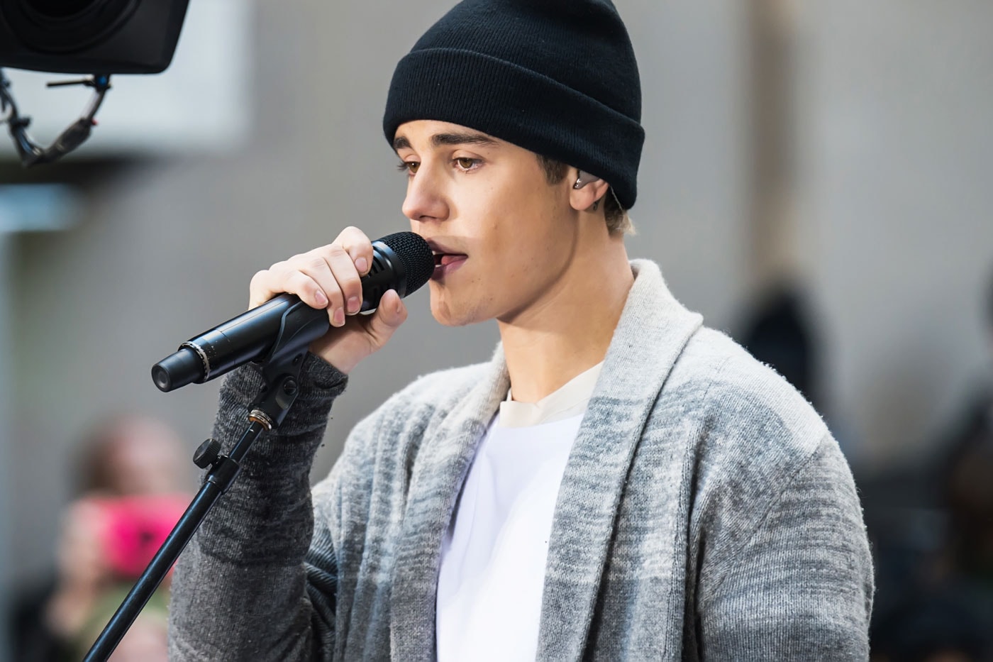 Justin Bieber's "What Do You Mean" Tops Billboard Hot 100 Chart