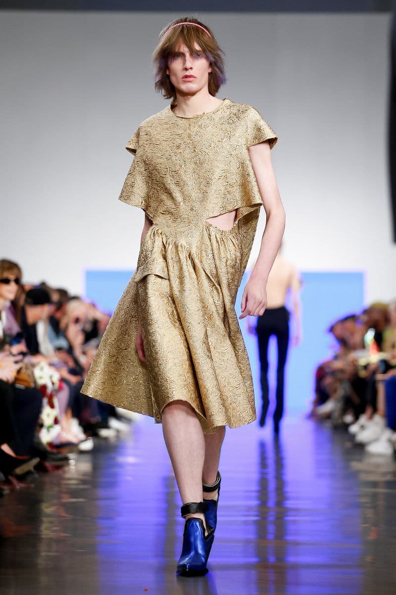 Maison margiela spring summer 2019 runway show presentation collection womens mens genderless john galliano martin iphone boots shoes bags