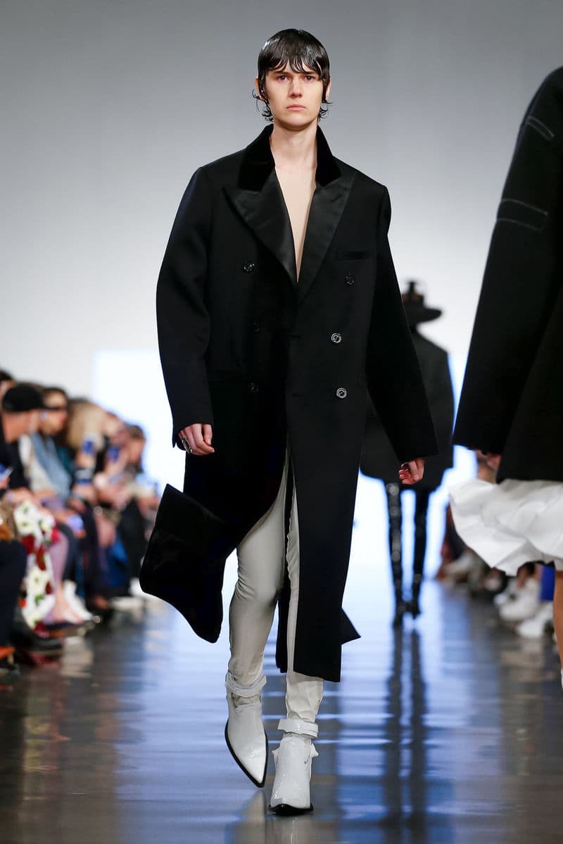 Maison margiela spring summer 2019 runway show presentation collection womens mens genderless john galliano martin iphone boots shoes bags