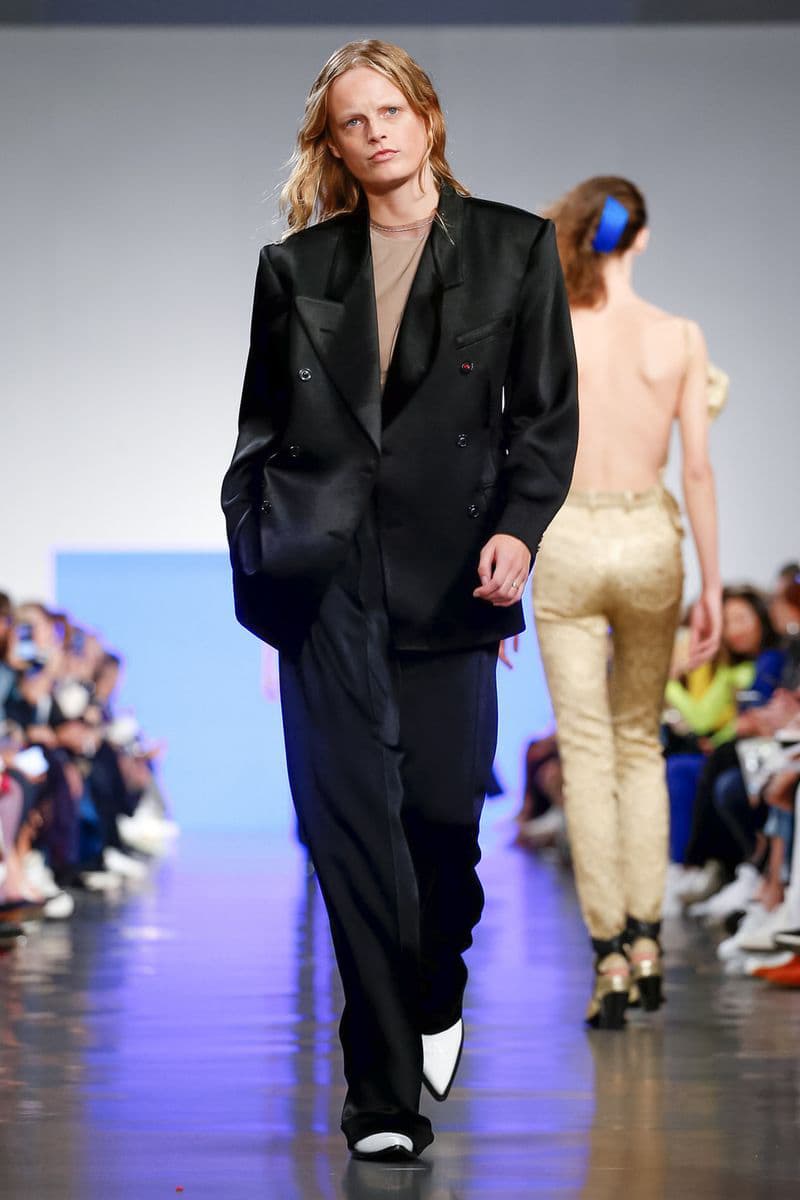 Maison margiela spring summer 2019 runway show presentation collection womens mens genderless john galliano martin iphone boots shoes bags