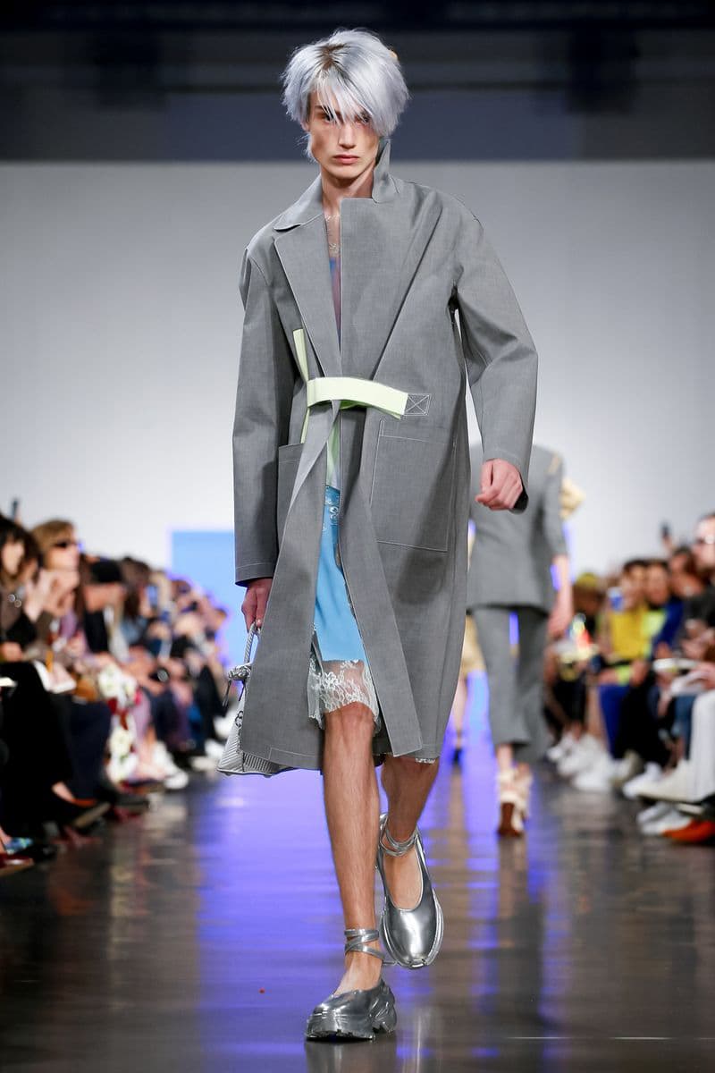 Maison margiela spring summer 2019 runway show presentation collection womens mens genderless john galliano martin iphone boots shoes bags