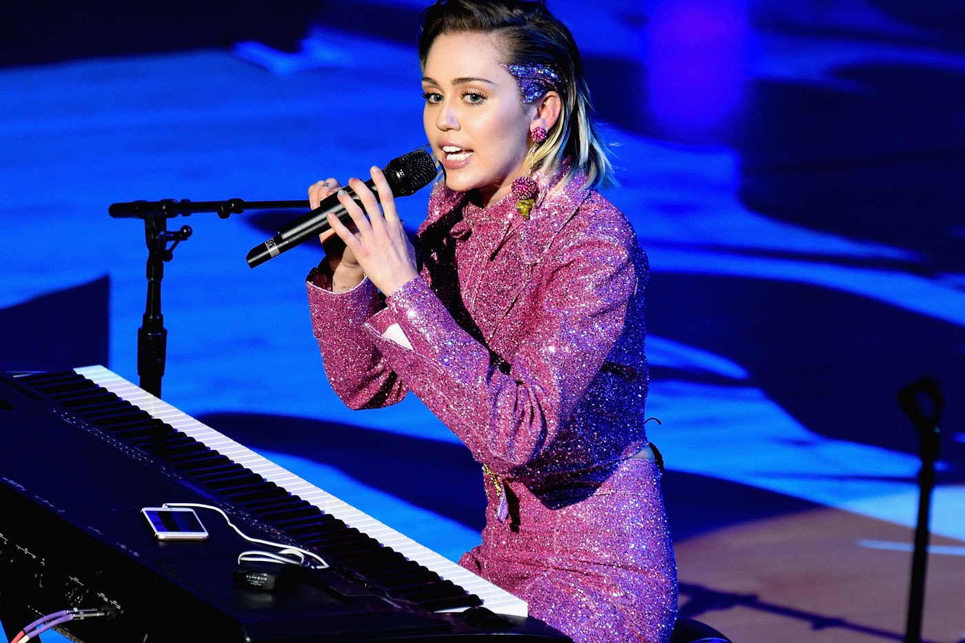 Miley Cyrus - Dooo It!