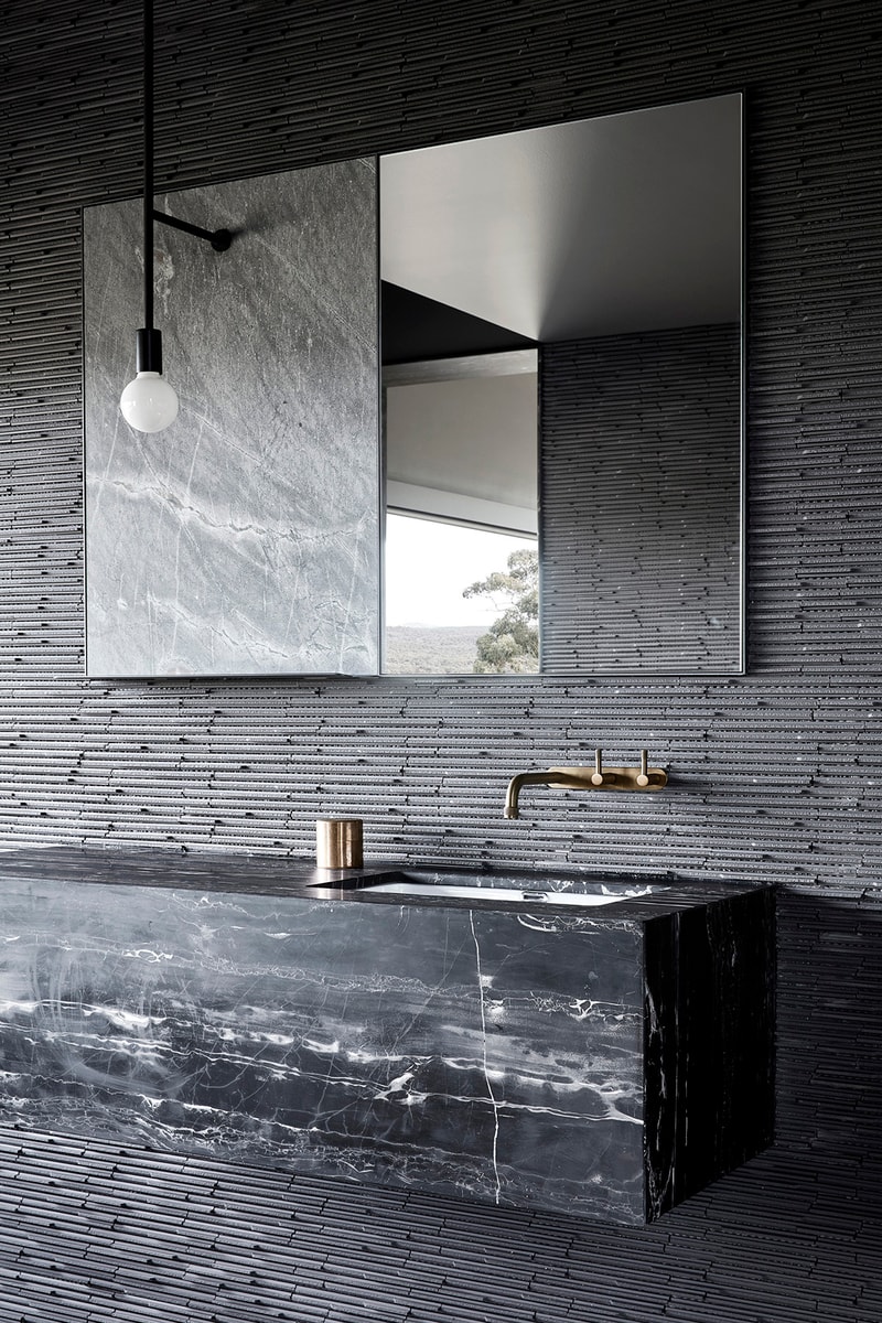 Oikos Breakneck Gorge Robert Nichol and Sons Architecture Modern Sleek Interior Exterior Design Homes Houses Living Space Room Inside Look